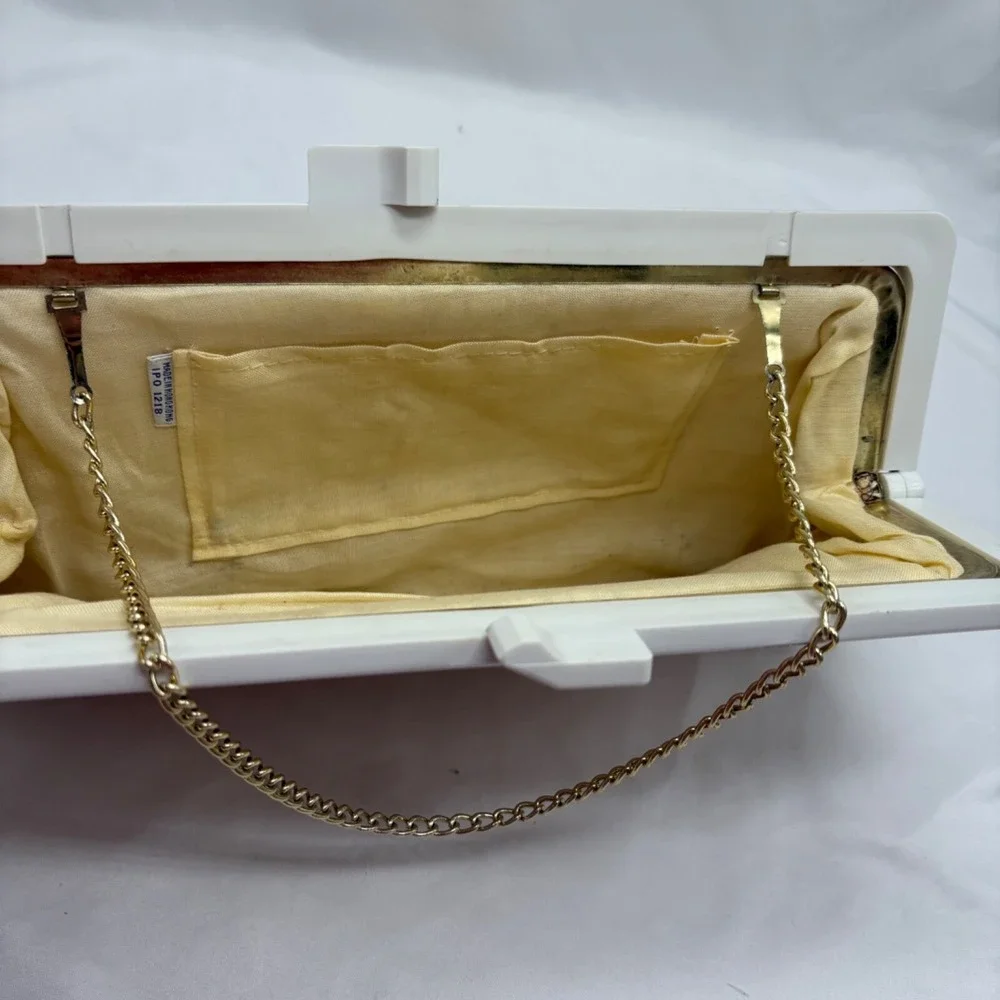 Vintage Woven Straw Raffia Clutch Purse Plastic‎ Snap Closure Chain Strap